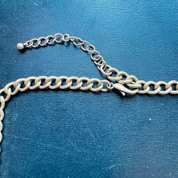 Bib Style Necklace Flower Iridescent Rhinestones Gold Plated Lobster Claw Clasps - Picture 11 of 12